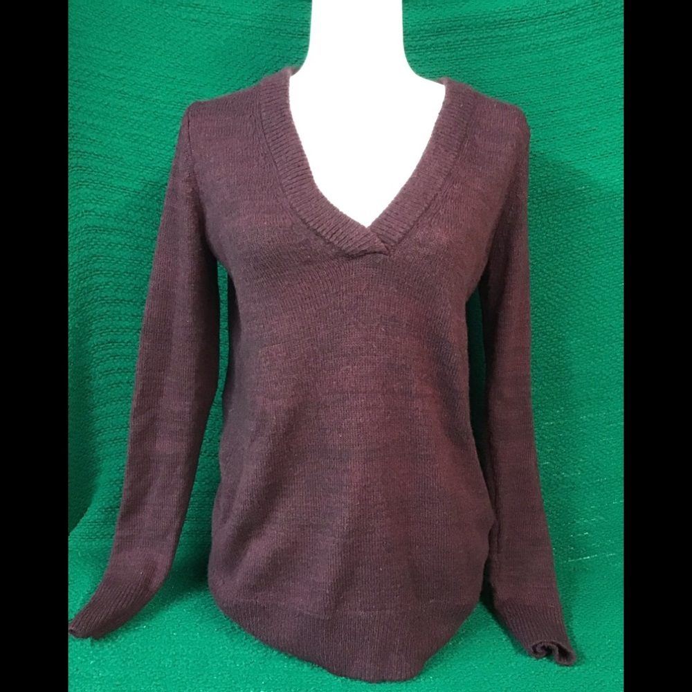 Abercrombie & Fitch V-neck women’s maroon sweater.